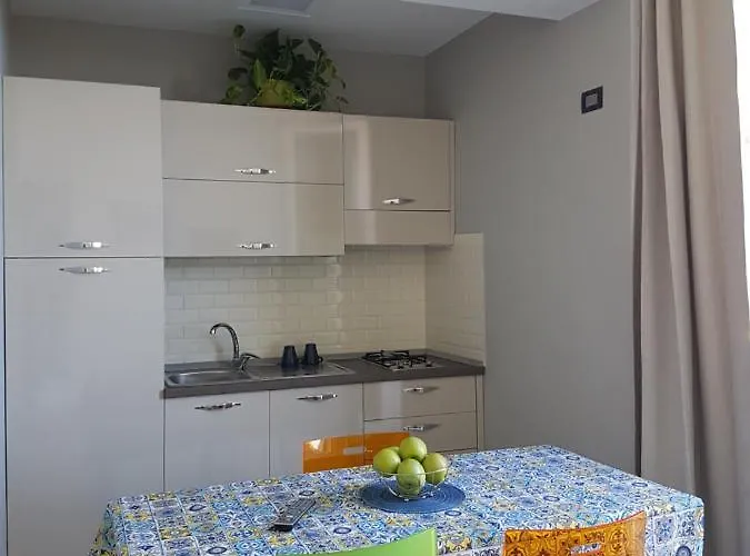 Glamour Aparthotel 4*