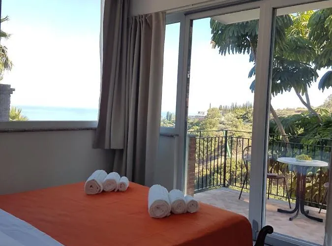 Glamour 4* Taormina